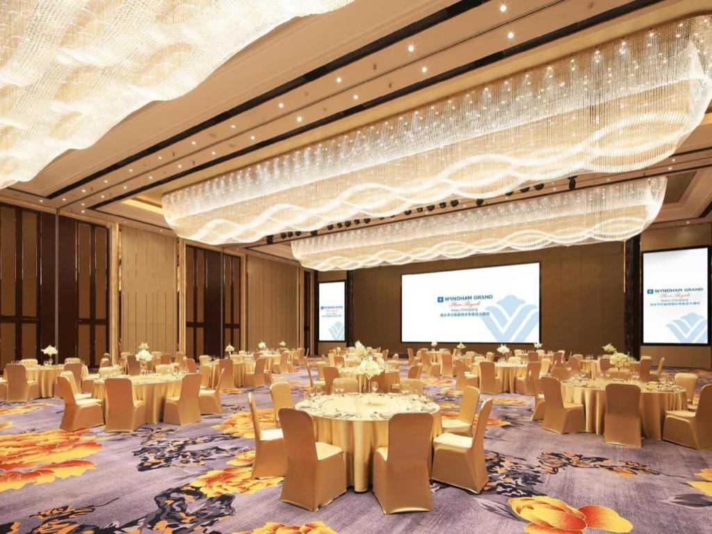 Wyndham Grand Plaza Royale Huayu Chongqing Hotel Eksteriør billede