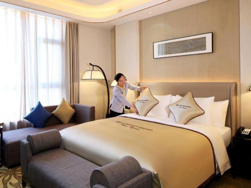 Wyndham Grand Plaza Royale Huayu Chongqing Hotel Eksteriør billede