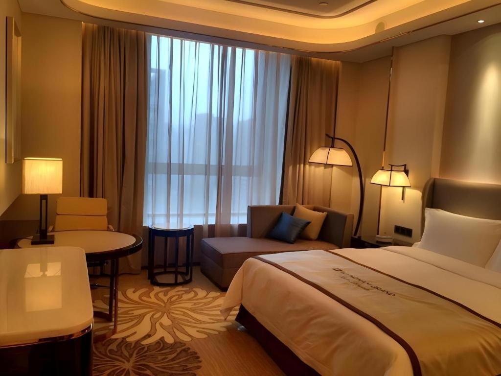 Wyndham Grand Plaza Royale Huayu Chongqing Hotel Eksteriør billede