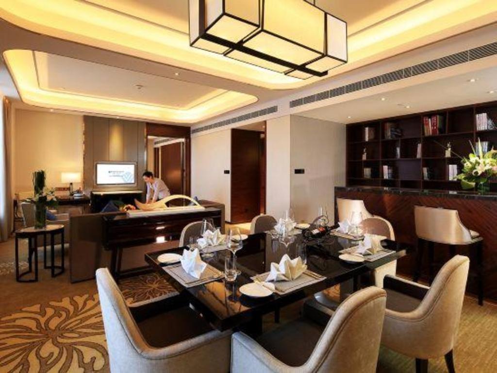 Wyndham Grand Plaza Royale Huayu Chongqing Hotel Eksteriør billede