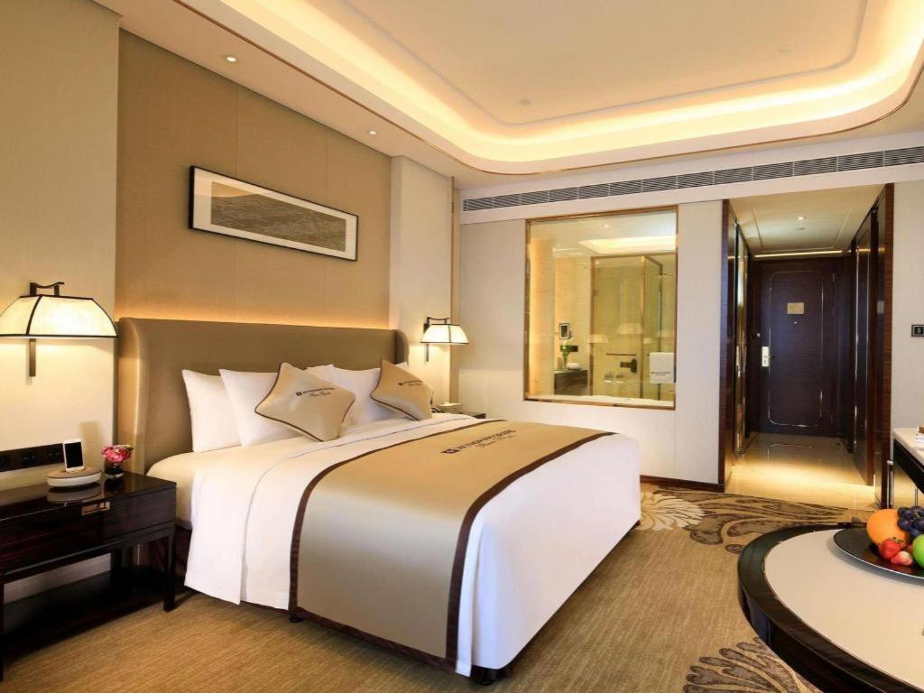 Wyndham Grand Plaza Royale Huayu Chongqing Hotel Eksteriør billede
