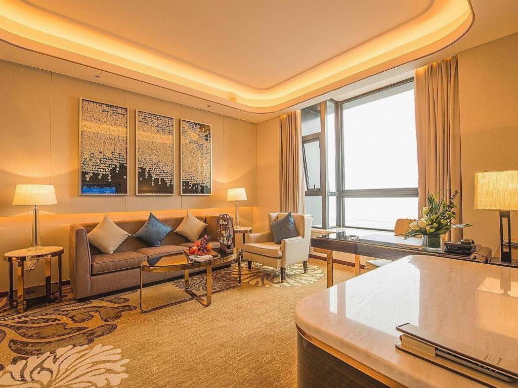 Wyndham Grand Plaza Royale Huayu Chongqing Hotel Eksteriør billede