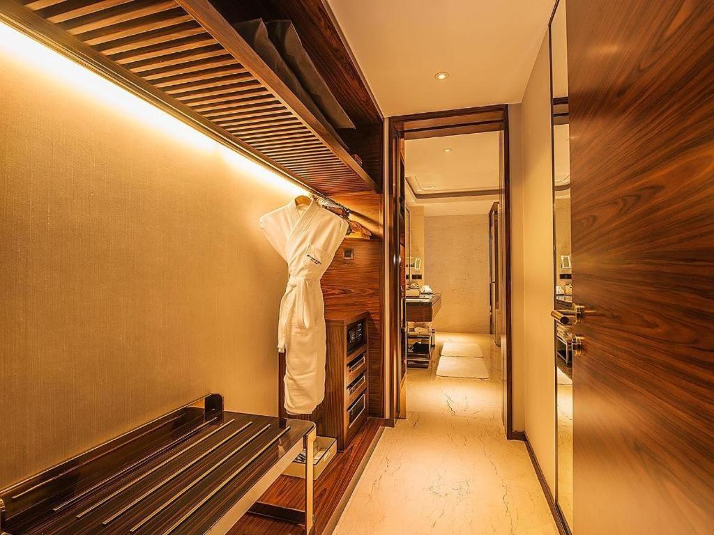 Wyndham Grand Plaza Royale Huayu Chongqing Hotel Eksteriør billede